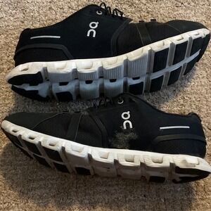 On Cloud 5 Mens Running Shoes Black White Sneakers 59.98919 Size 11